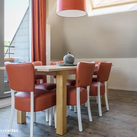 Modern 1 Km From The Beach *