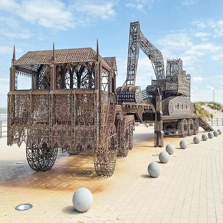 Modern 1 Km From The Beach